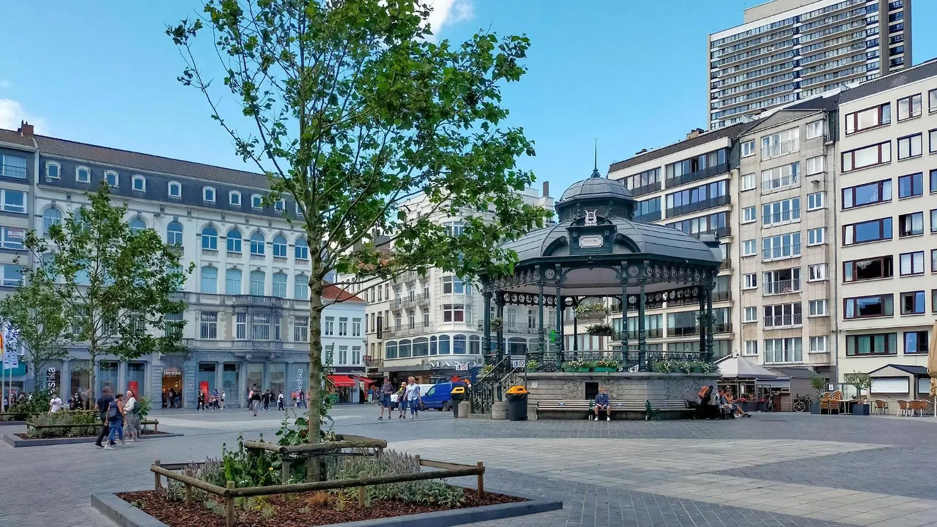 Beach Front Apartment In Oostende